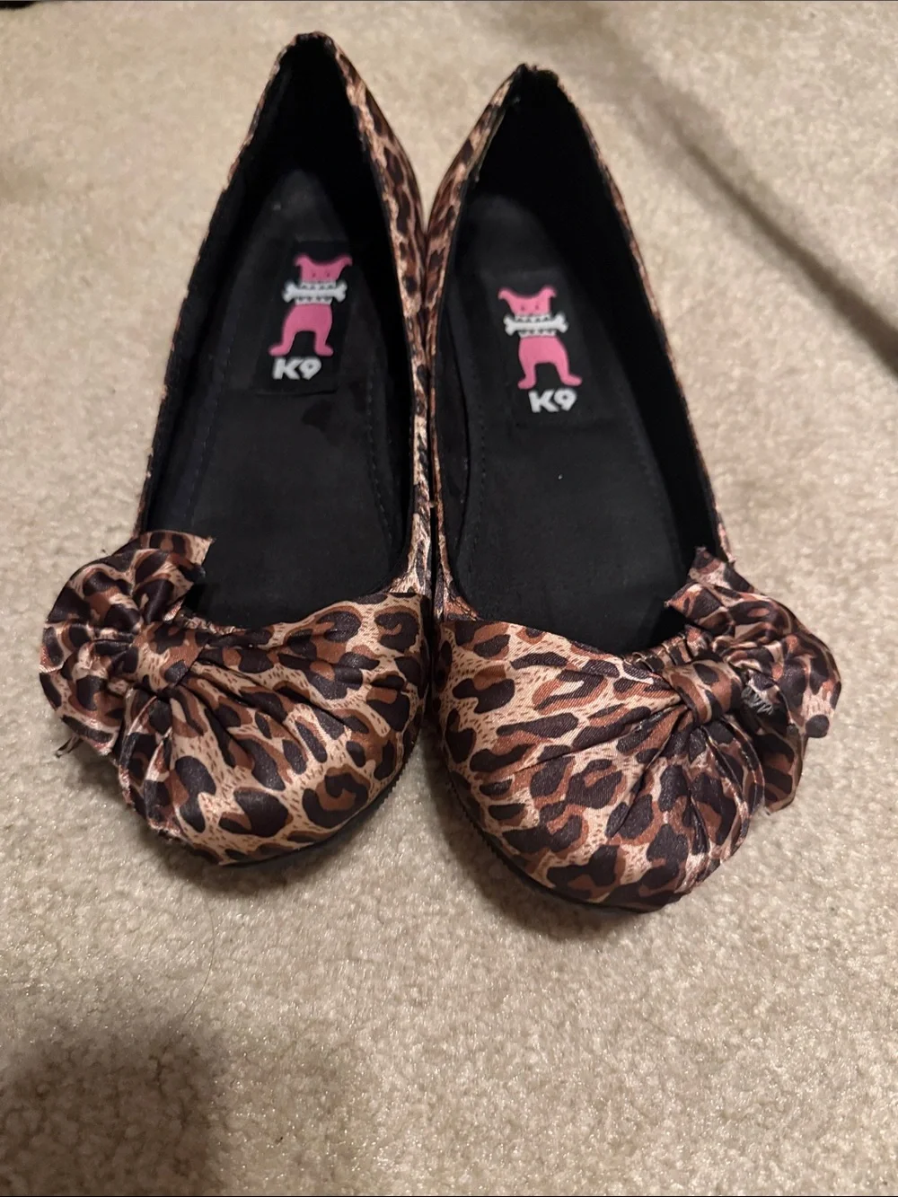 Rocket Dog Women’s size 7 Leopard-Print Bow Slip-On Flats - Brown